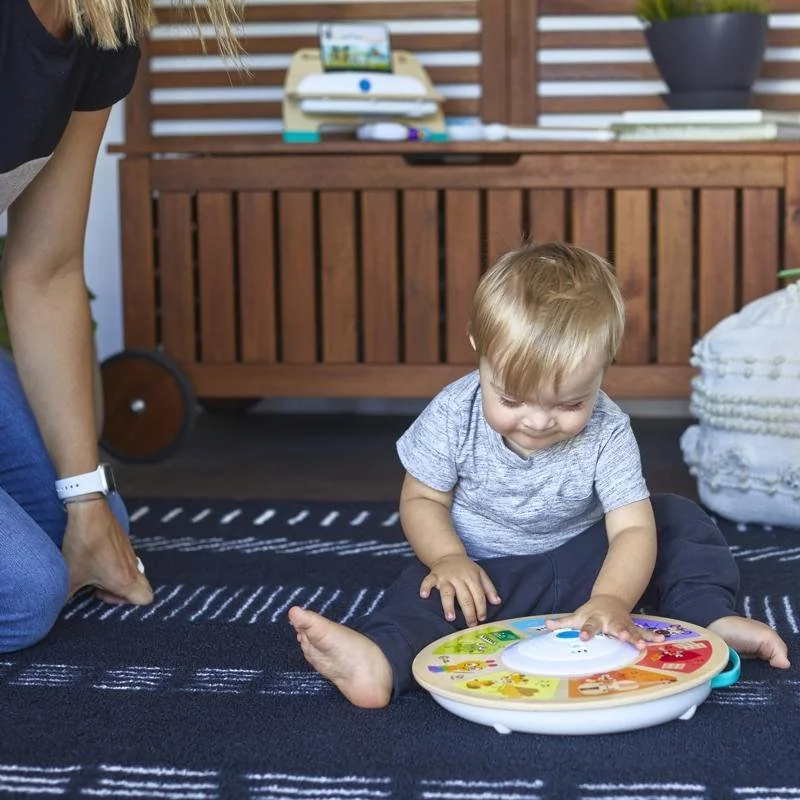 Hračka drevená multihudobná Cal's Smart Sounds Symphony™ Magic Touch™ HAPE 6m+