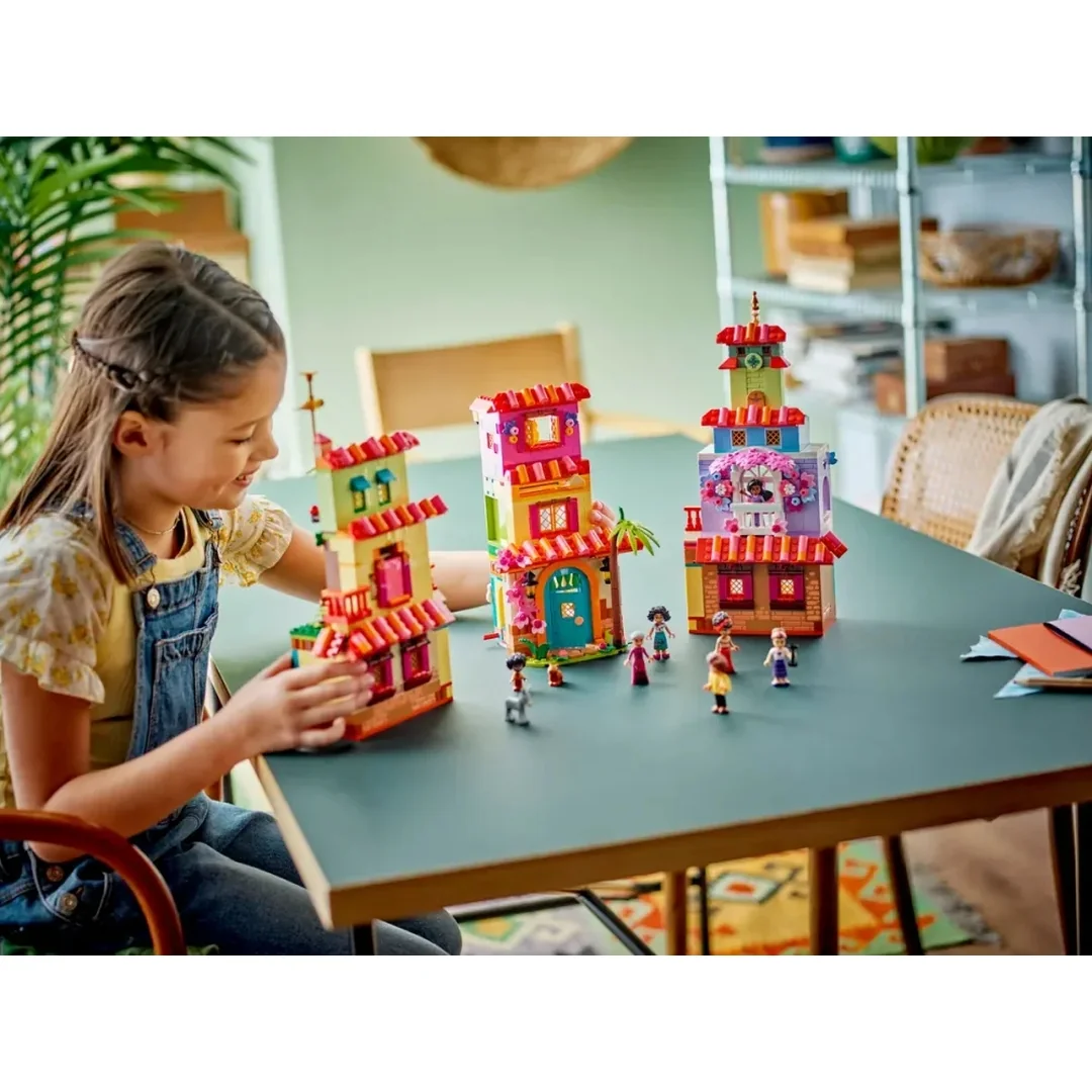 LEGO® Disney™ 43245 Kúzelný dom Madrigalovcov