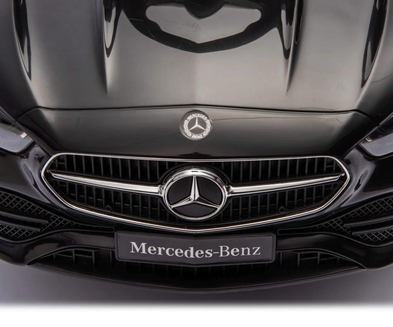 Detské odrážadlo Mercedes C-Class s riadiacou tyčou - čierne