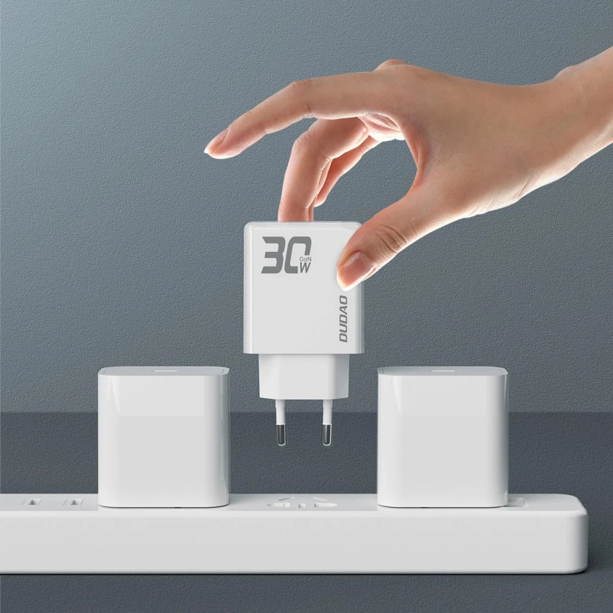 Dudao A30EUL GaN sieťová nabíjačka USB / USB-C 30W + kábel USB-C / Lightning, biela htning, biela