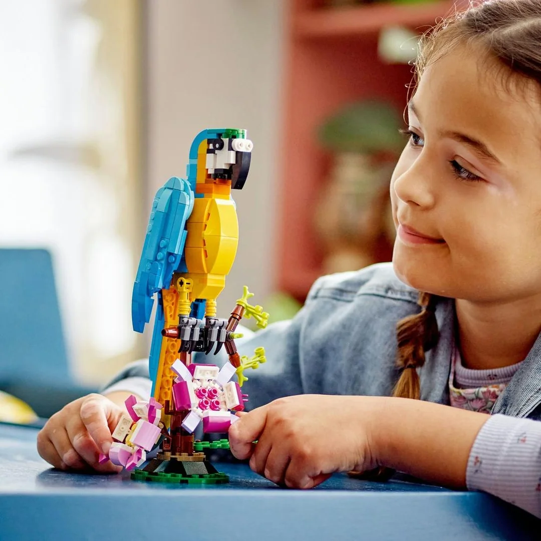 LEGO® Creator 3-in-1 31136 Exotický papagáj