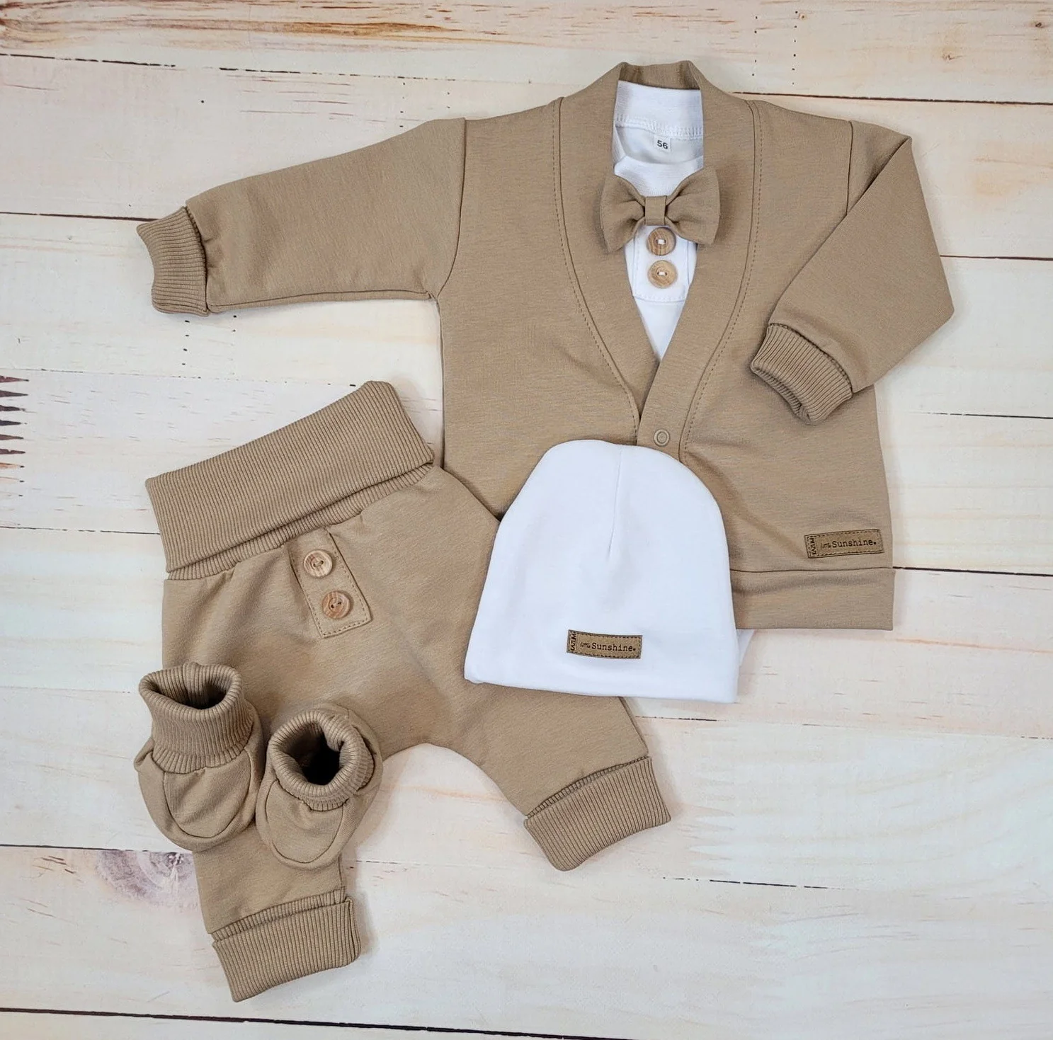 Bavlnená sada, body, nohavice, motýlik a čiapka Elegant Boy 5D, Kazum, mocca/biela, veľ.80
