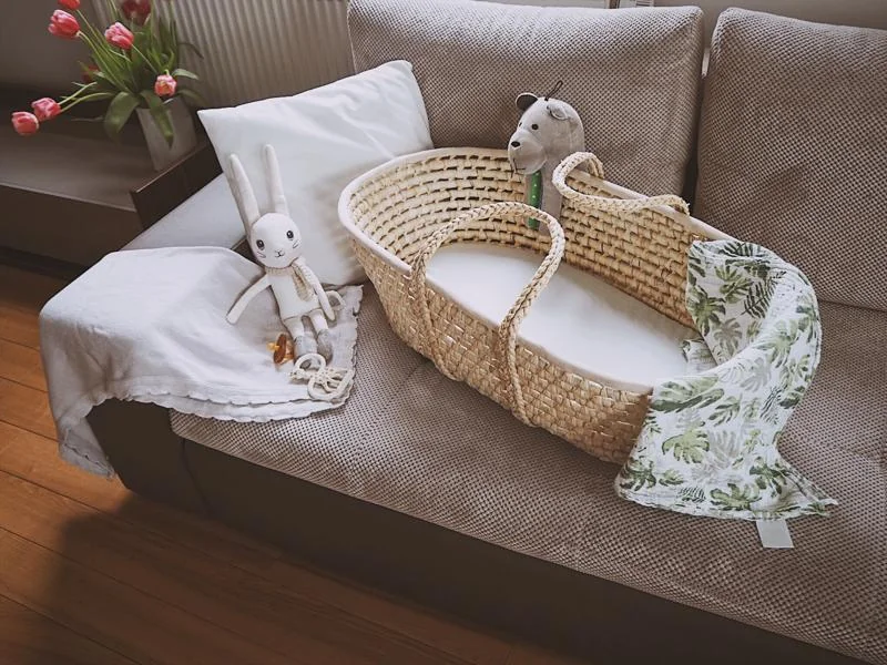 AHOJBABY Stojan na Mojžišov košík pre bábätko Smart White 1×1 ks, stojan na mojžišov košík