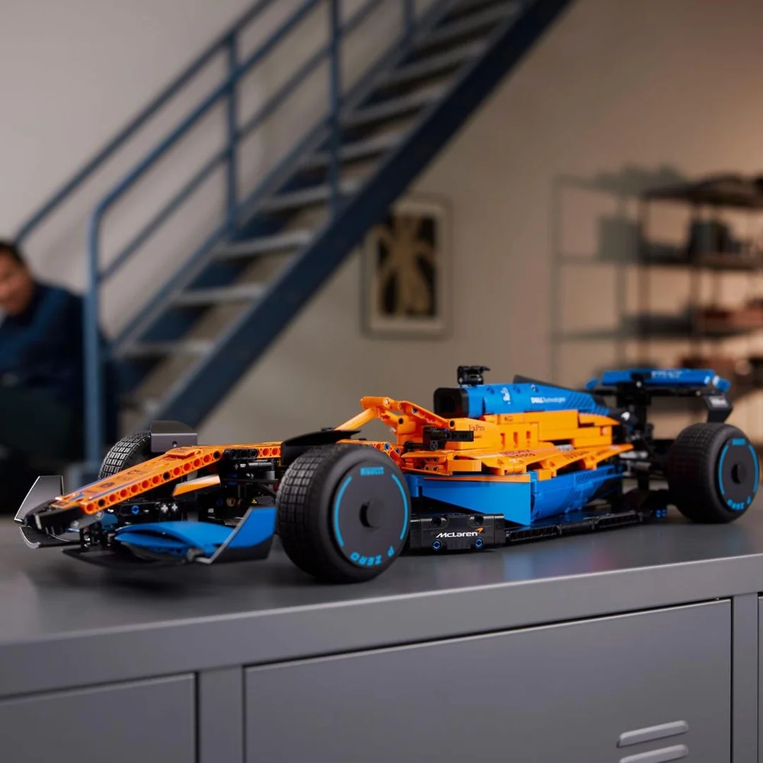 LEGO® Technic™ 42141 Pretekárske auto McLaren Formula 1™