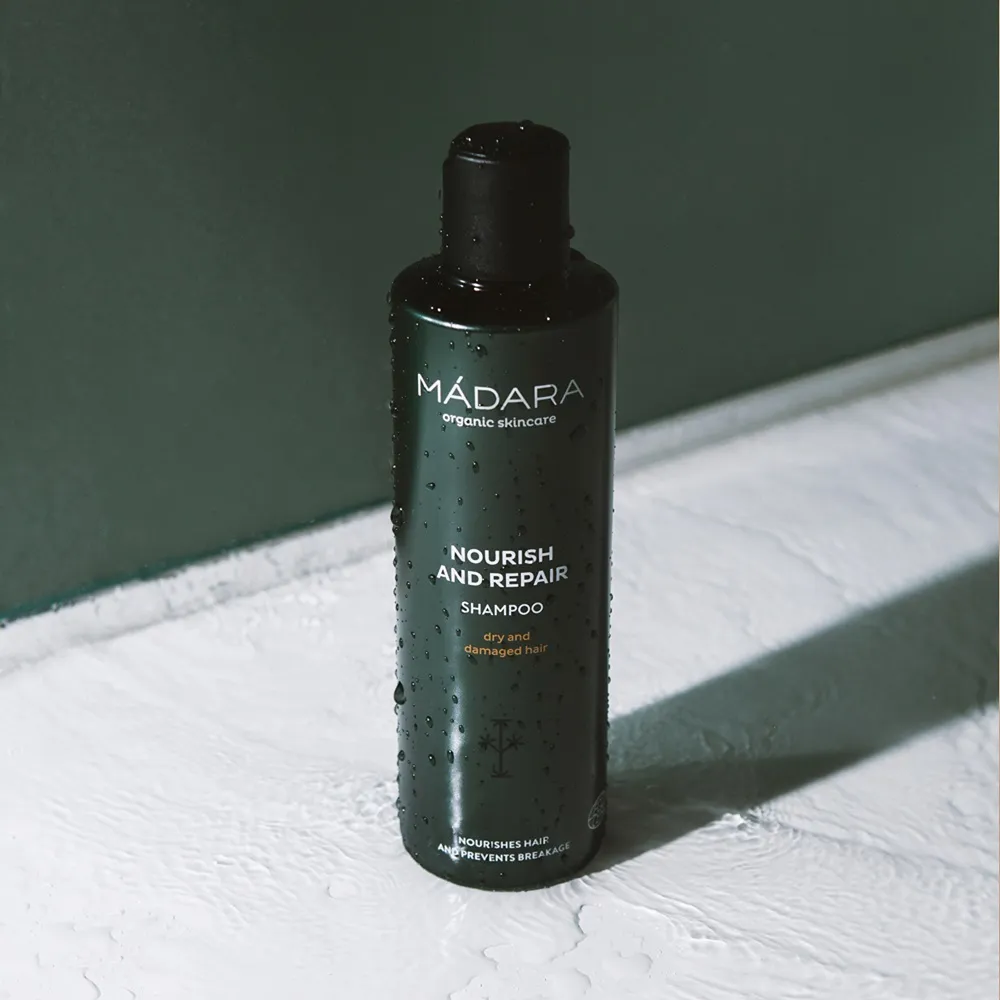 Mádara Šampón Pre Suché A Poškodené Vlasy 1×250 ml, prírodný certifikovaný šampón