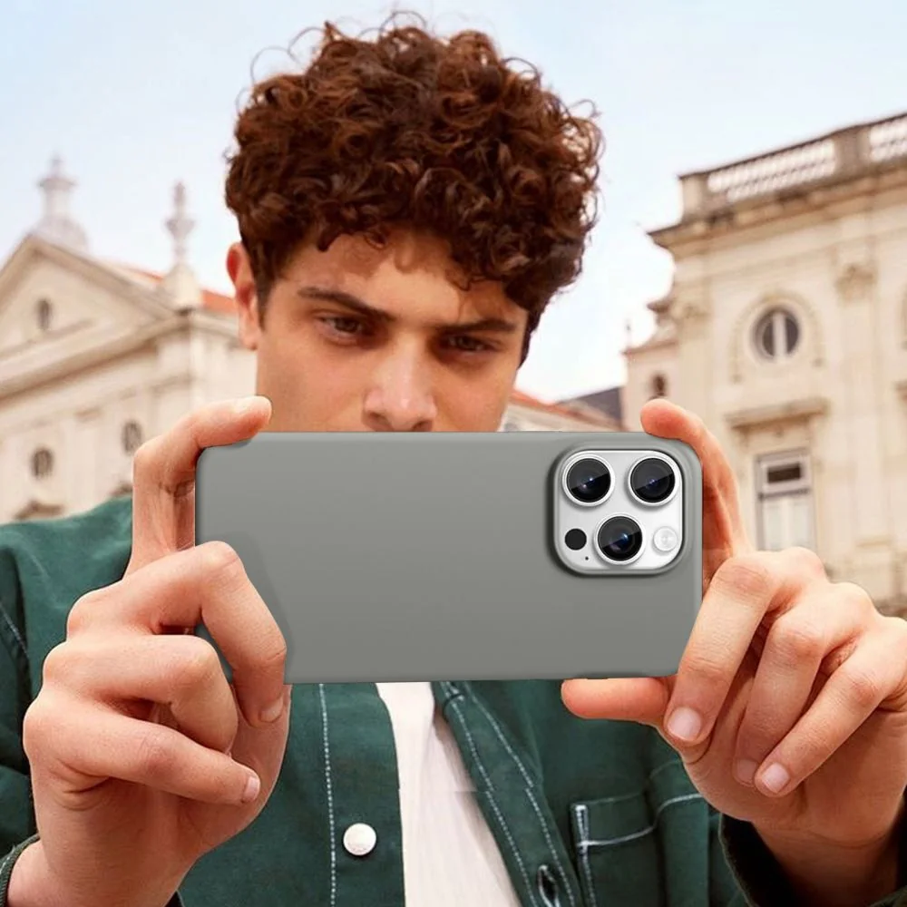 Tech-Protect Silicone MagSafe kryt na iPhone 16 Pro, šedý