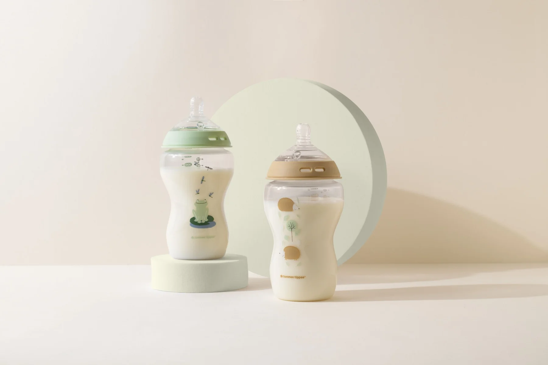 Tommee Tippee Natural Start Samosterilizačná Dojčenská Fľaša s ANTI-COLIC cumlíkom Stredný Prietok 340 ml 3m+, Ježko a Žabička, 2 ks 1×2 ks, dojčenská fľaša