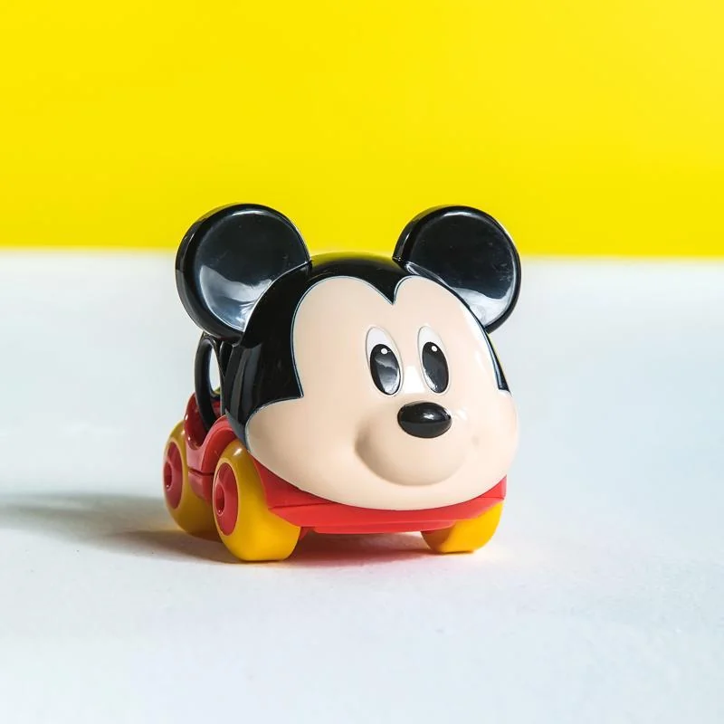 DISNEY BABY Autíčko Mickey Go Grippers™ 6m+ 1×1 ks, hračka pre deti