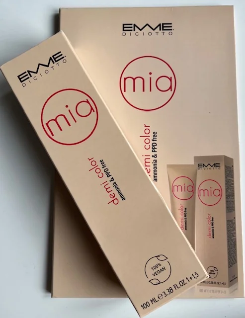 EMMEDICIOTTO - MIA DEMI COLOR ammonia a PPD free - 10. IRISEE - Farba na vlasy 100 % VEGAN - kosatec