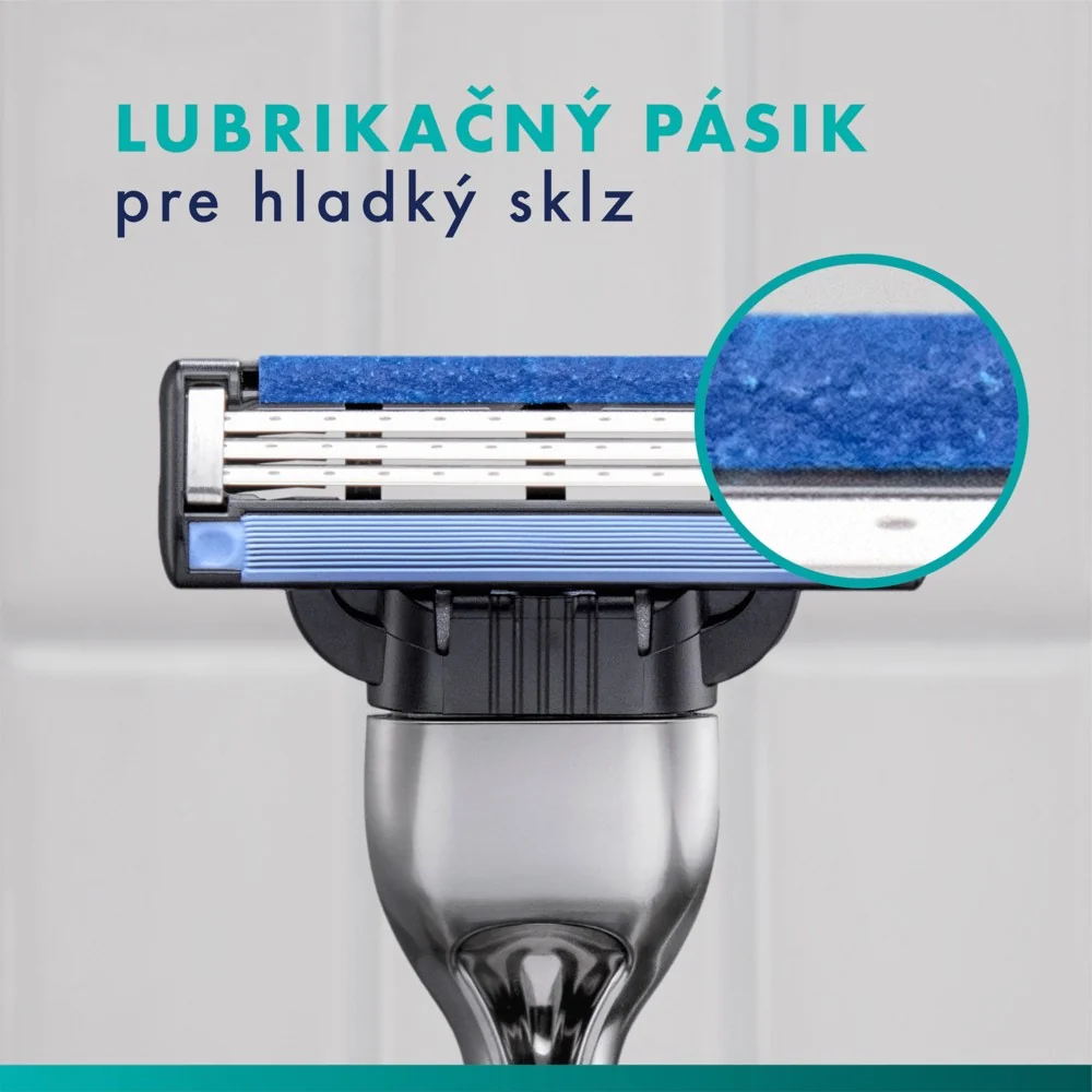 Gillette Mach3 UEFA Champions League Special Edition: pánsky holiaci strojček, gél na holenie, kozmetická taška 1 set