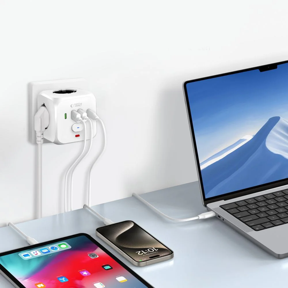 Tech-Protect PCL3X4 zásuvka 2x USB / 2x USB-C / 3x elektrická zásuvka, biela biela