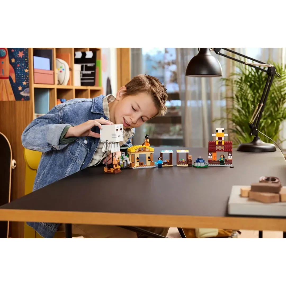 LEGO® Minecraft® 21273 Balón v podobe Ghasta a útok na dedinu