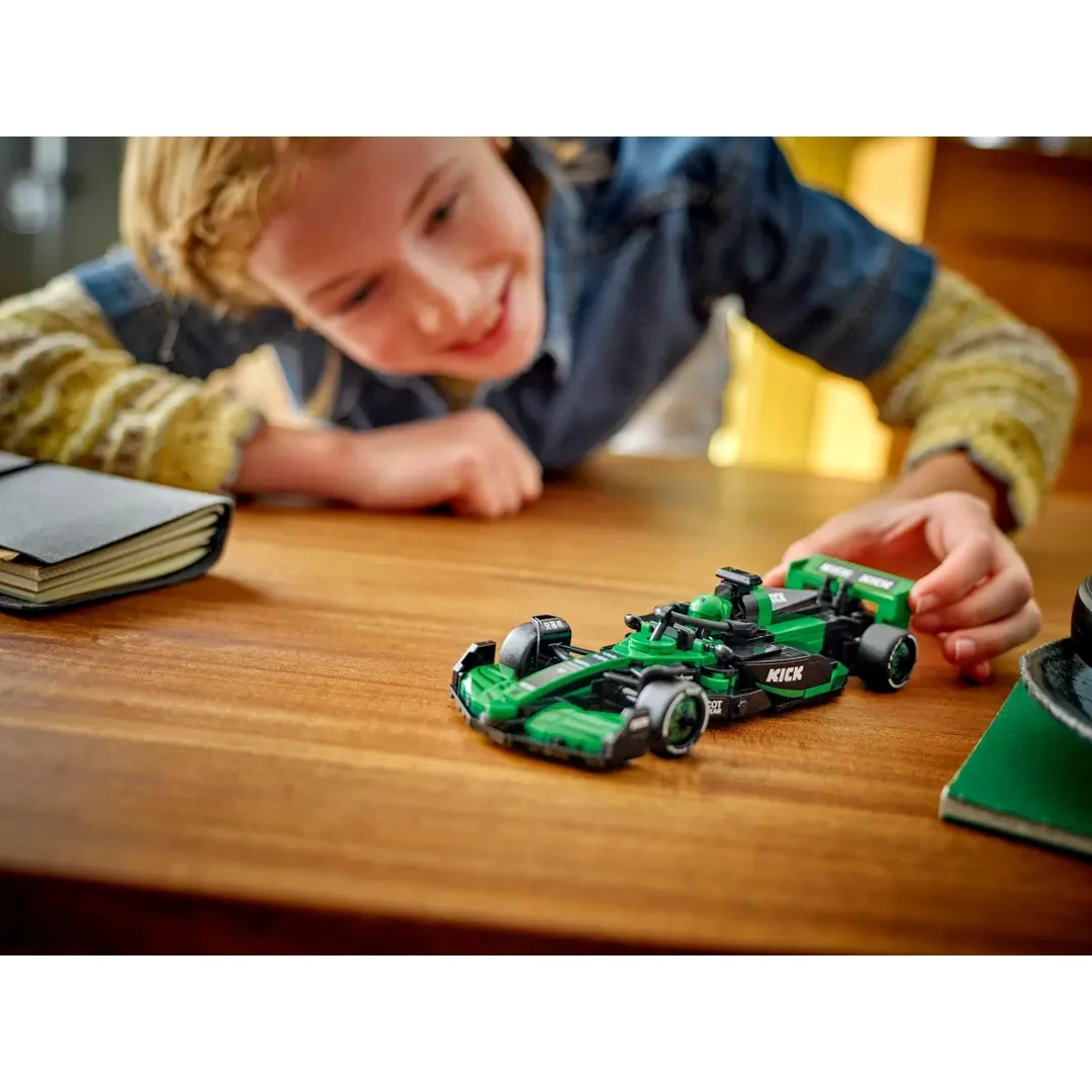 LEGO® Speed Champions 77247 Pretekárske auto KICK Sauber F1® Team C44
