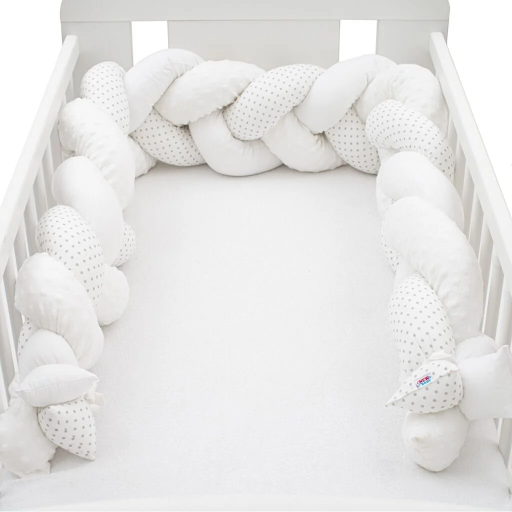 Ochranný mantinel do postieľky vrkoč New Baby Minka a Bodky sivý ,