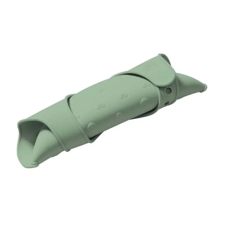 BABYONO Podbradník silikónový so zapínaním mint 1×1 ks