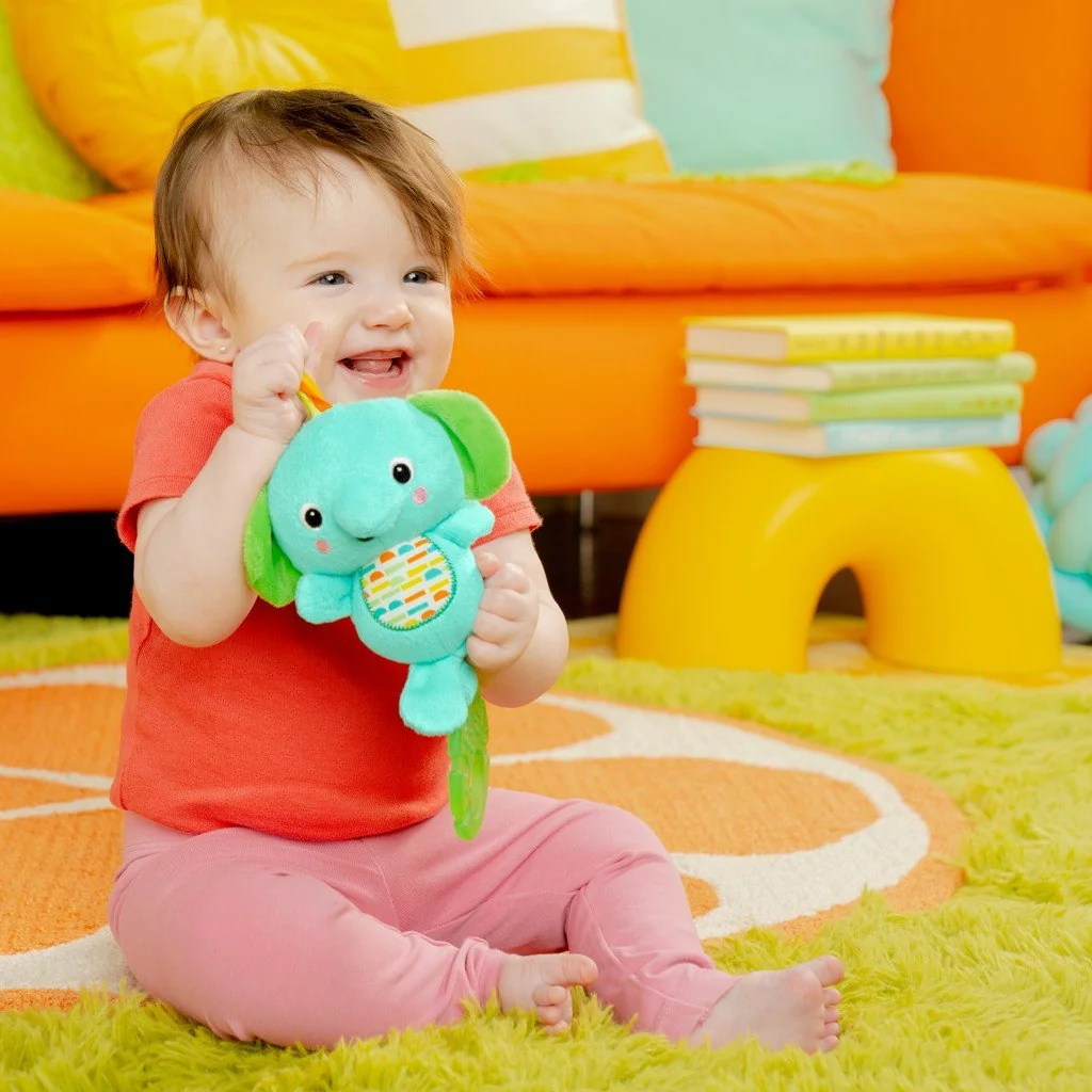 Hračka s melódiou na C krúžku Tug Tunes™ slon 0m+