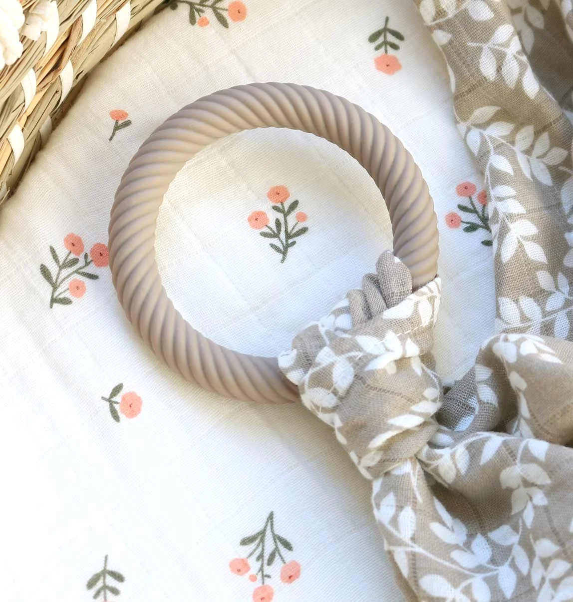 A Little Lovely Company - silikónové hryzadielka - taupe, 2 ks 