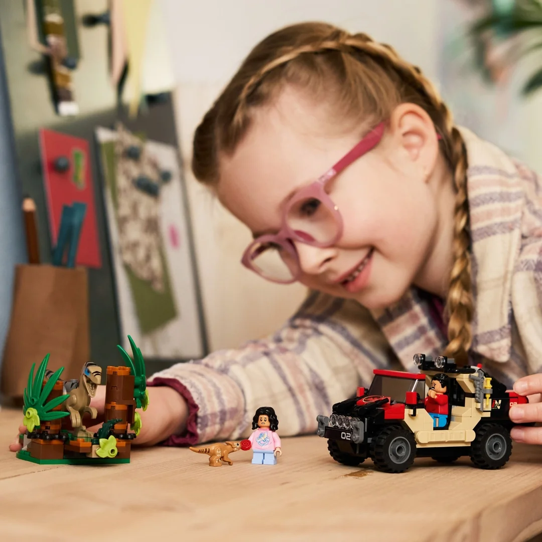 LEGO® Jurassic World 76972 Únik pred raptorom v terénnom aute