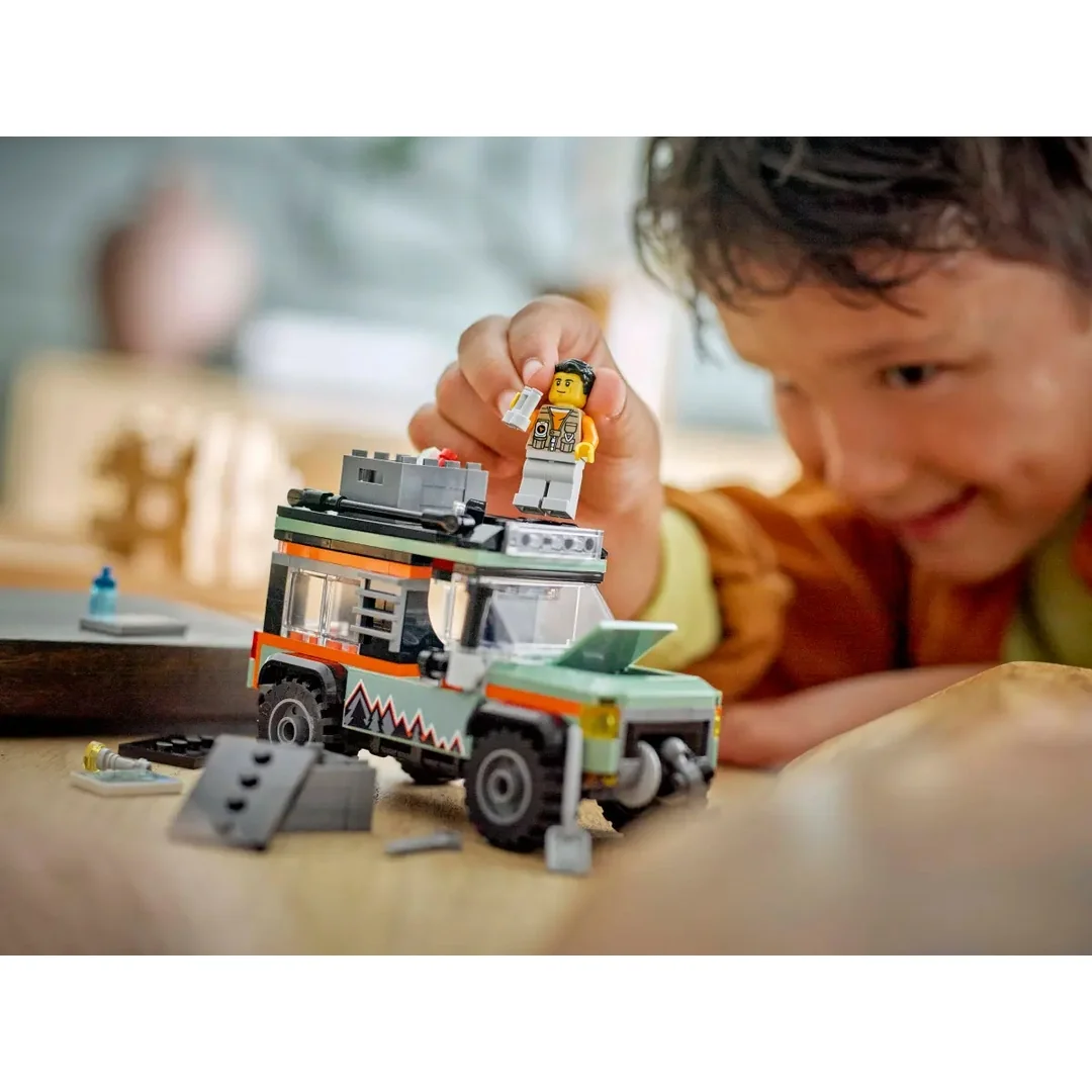LEGO® City 60447 Terénne horské nákladné auto 4x4