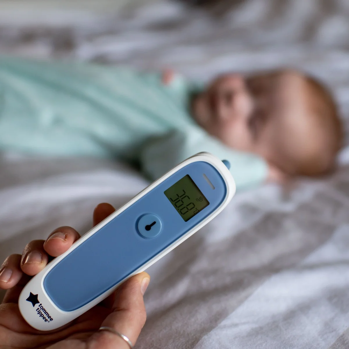 Tommee Tippee CTN Digitálny ušný teplomer 1×1 ks, digitálny ušný teplomer