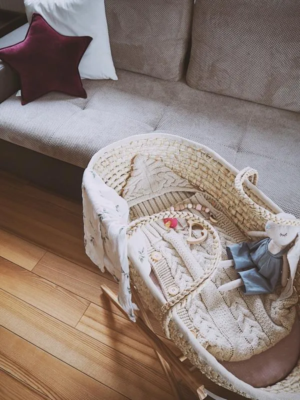AHOJBABY Stojan na Mojžišov košík pre bábätko Smart Natural bez laku 1×1 ks
