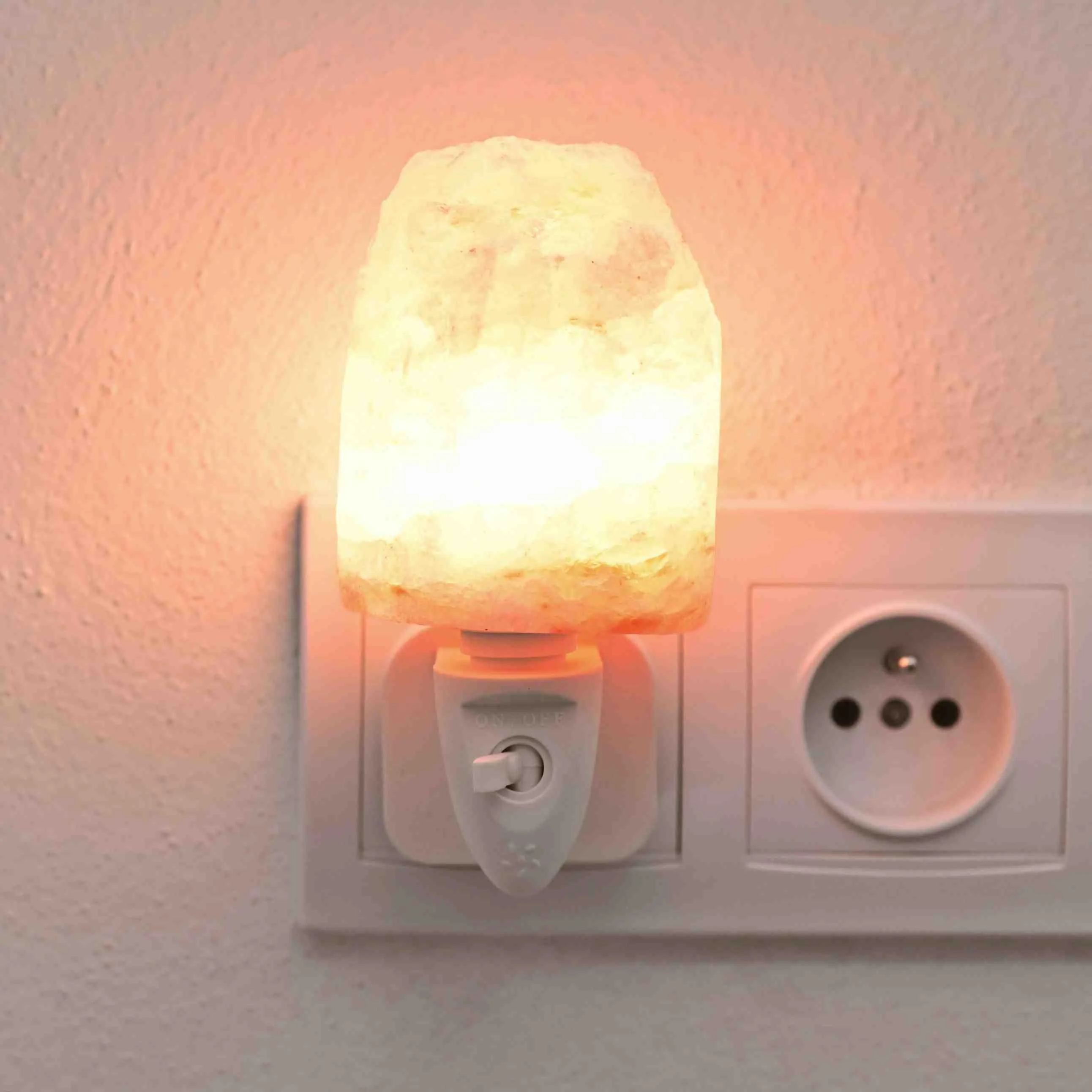 EMI Soľná lampa do zásuvky 1×1 ks, lampa do zásuky
