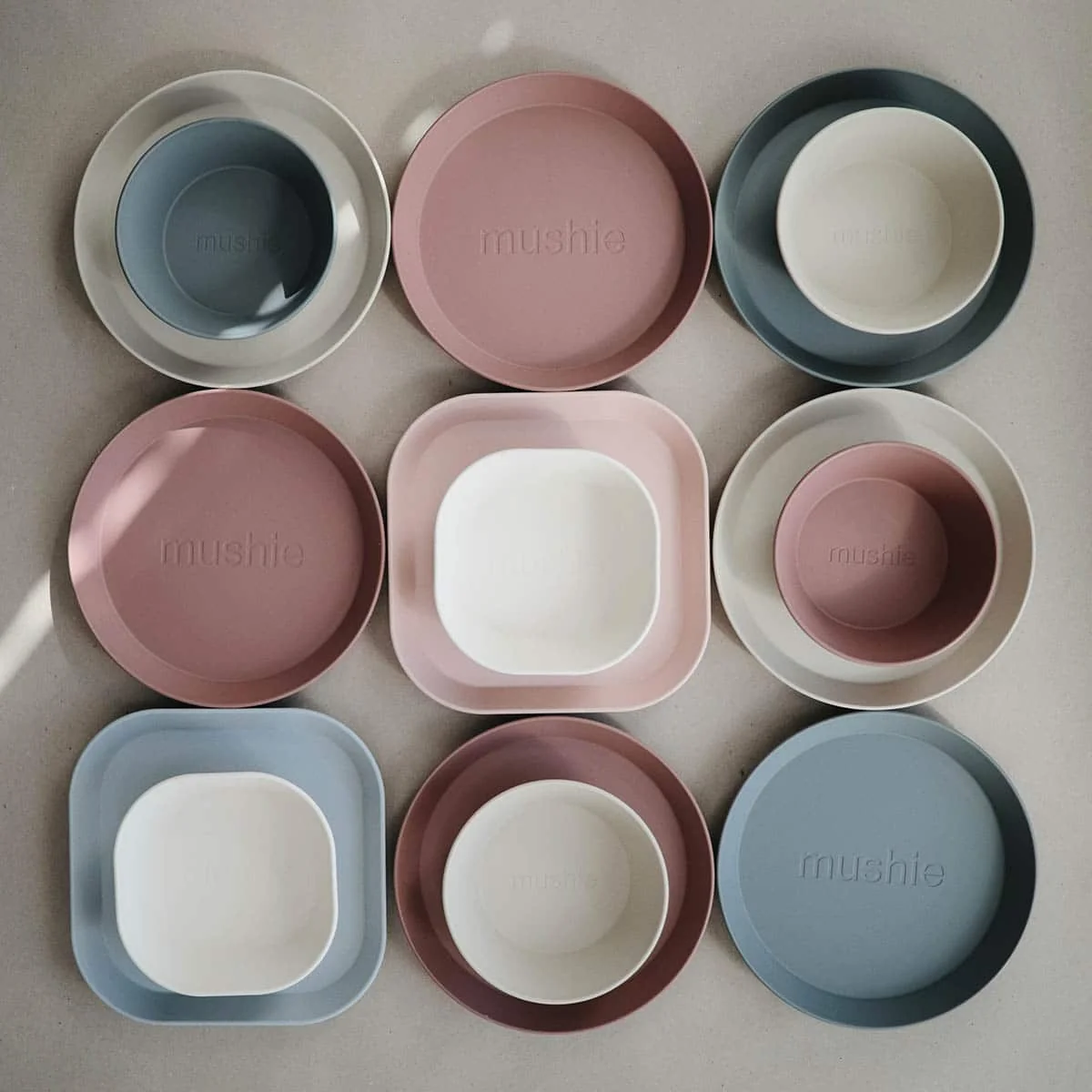 Mushie okrúhly tanier 2 ks Powder Blue