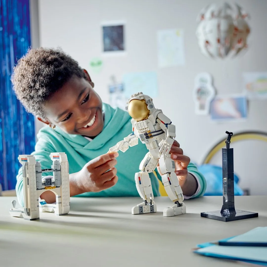LEGO® Creator 3-in-1 31152 Astronaut