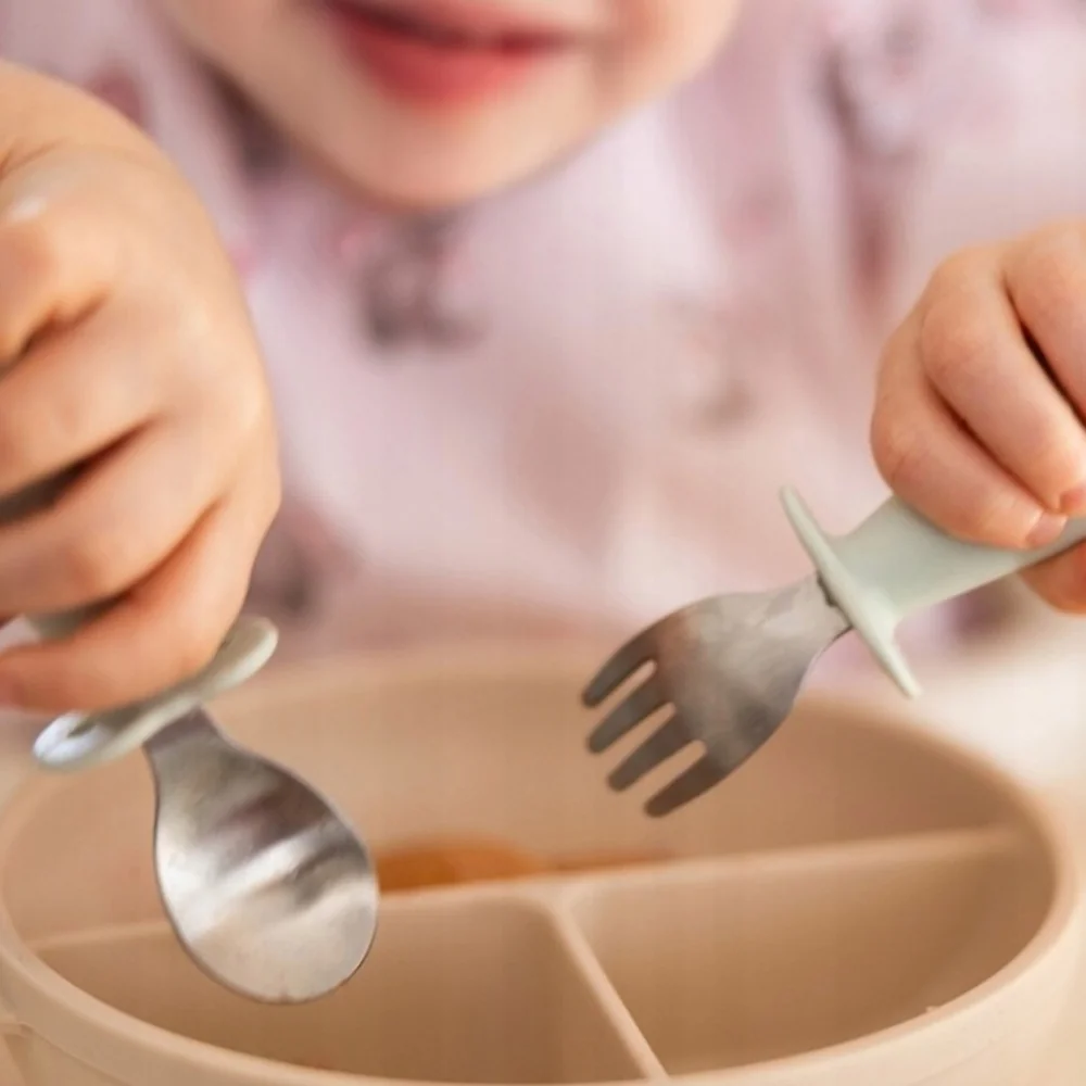 Detský jedálenský set BabyOno, silikónový tanier s prísavkou + príbory nerez, silikón, bež
