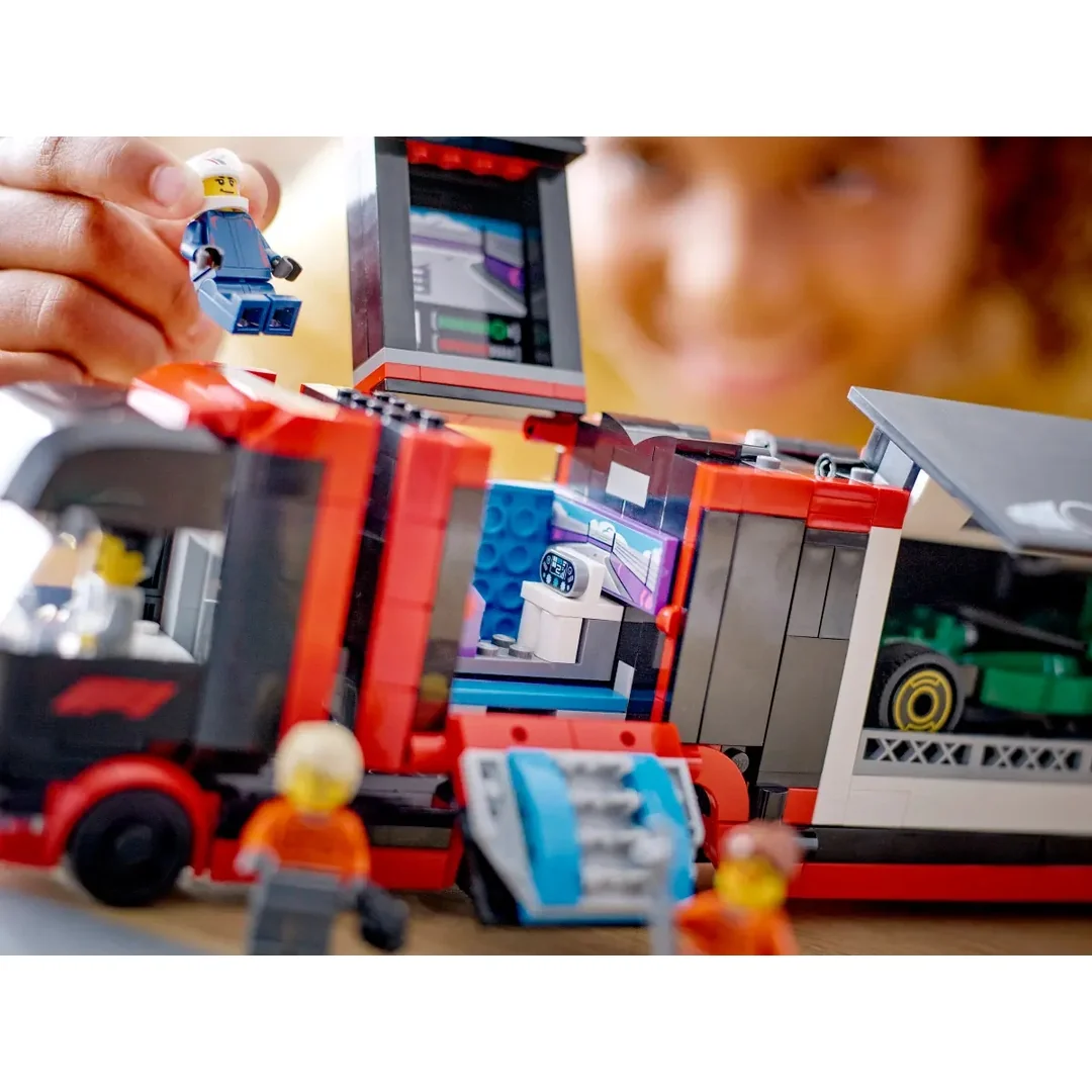 LEGO® City 60445 Kamión F1® s autami RB20 a AMR24 F1®
