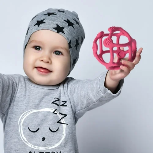 BABYONO Hryzačka silikónová Ortho loptička ružová 0m+ 1×1 ks, hryzátko pre deti
