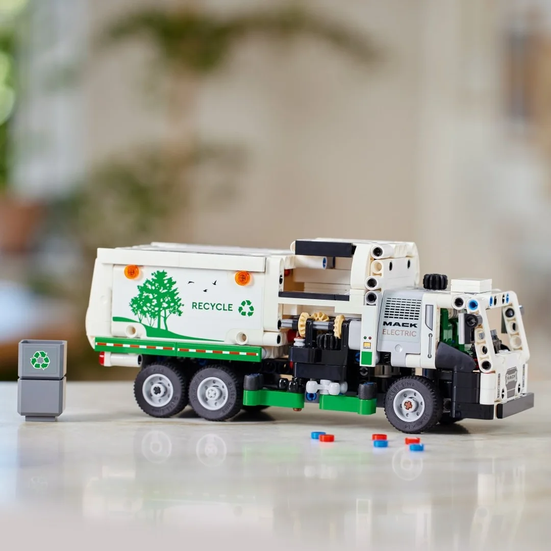 LEGO® Technic™ 42167 Smetiarske auto Mack® LR Electric