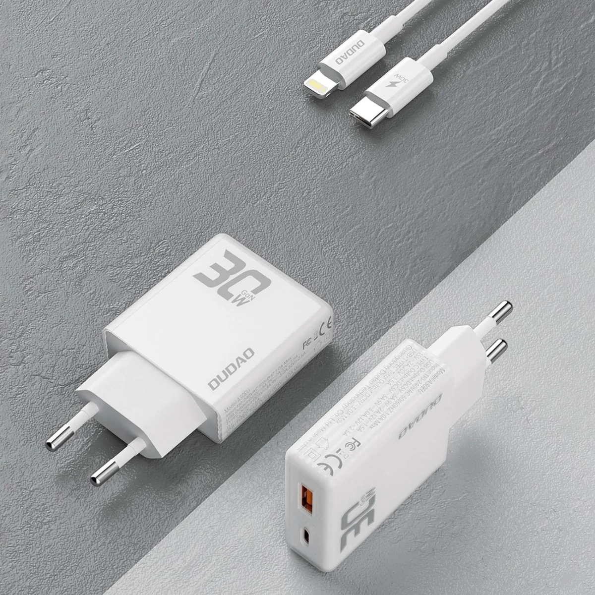 Dudao A30EUL GaN sieťová nabíjačka USB / USB-C 30W + kábel USB-C / Lightning, biela htning, biela
