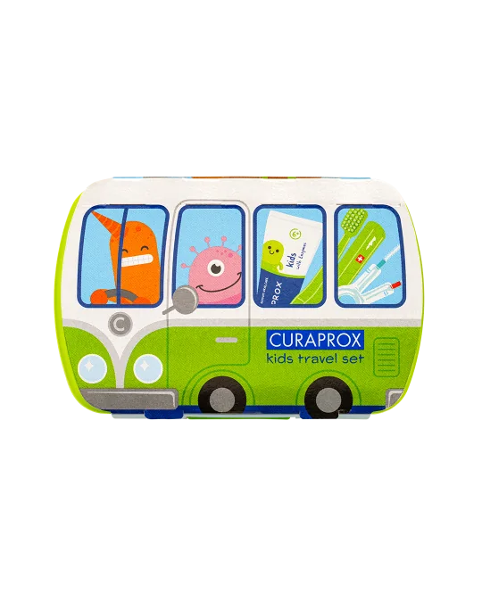 CURAPROX Kids travel set (zelený (1x zubná kefka, 2x medzizubná kefka CPS, 1x zubná pasta mäta 6+ 10 ml, 1x nálepka) 1x1 set) 1 set