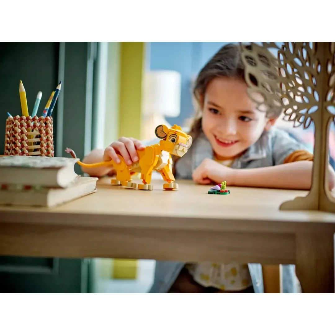 LEGO® Disney™ 43243 Levíča Simba z Levieho kráľa