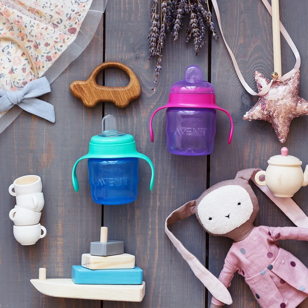 Philips AVENT Hrnček pre prvé dúšky Klasik 200 ml s držadlami chlapec+darček PETITE&MARS Miska 6m+ 1 ks