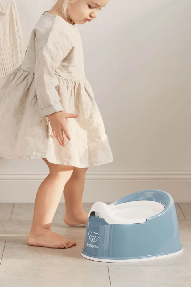 BABYBJÖRN Nočník Smart Deep Blue/White 1×1 ks