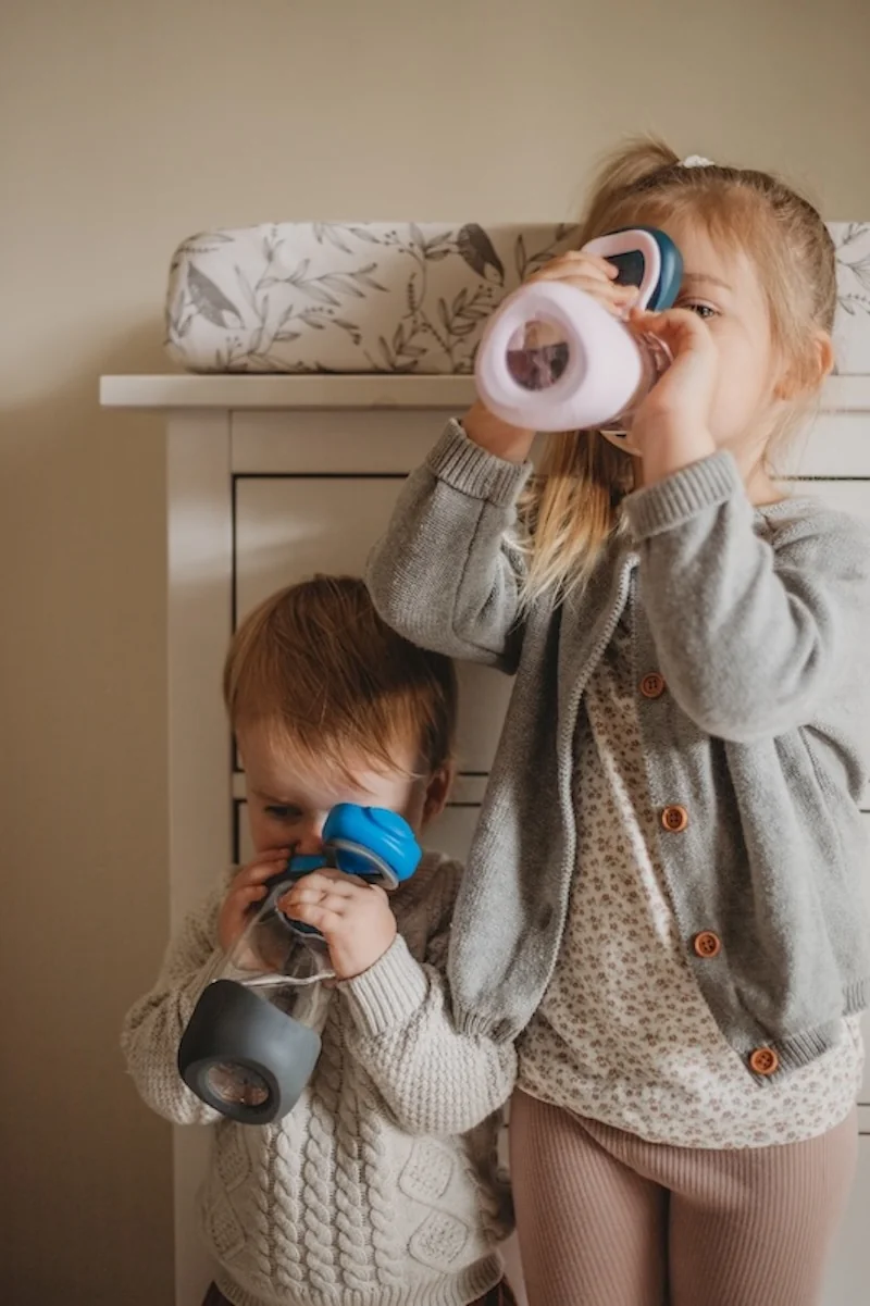 Športová fľaša na pitie 600 ml indigo/ružová