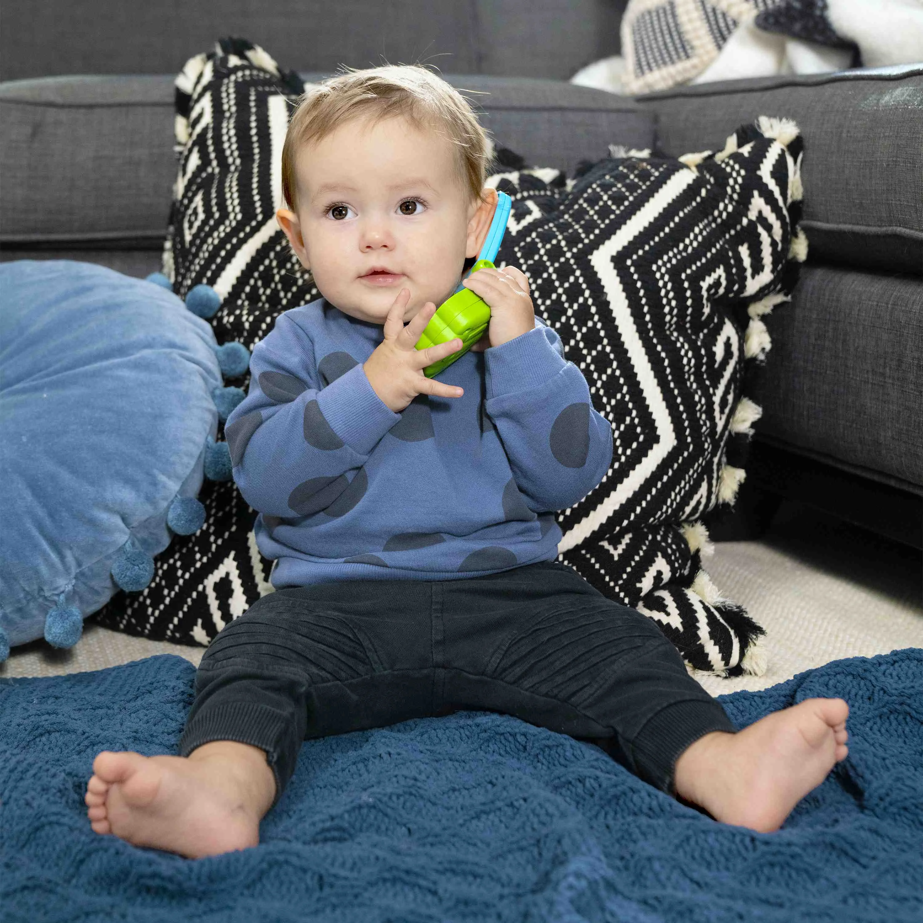 BABY EINSTEIN Hračka hudobná telefón Shell Phone™ 6m+ 1×1 ks, hračka pre deti