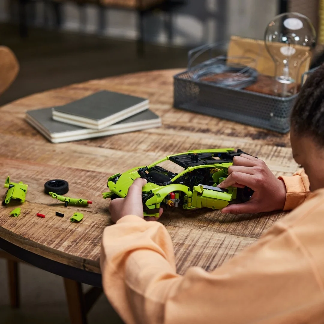 LEGO® Technic™ 42161 Lamborghini Huracán Tecnica