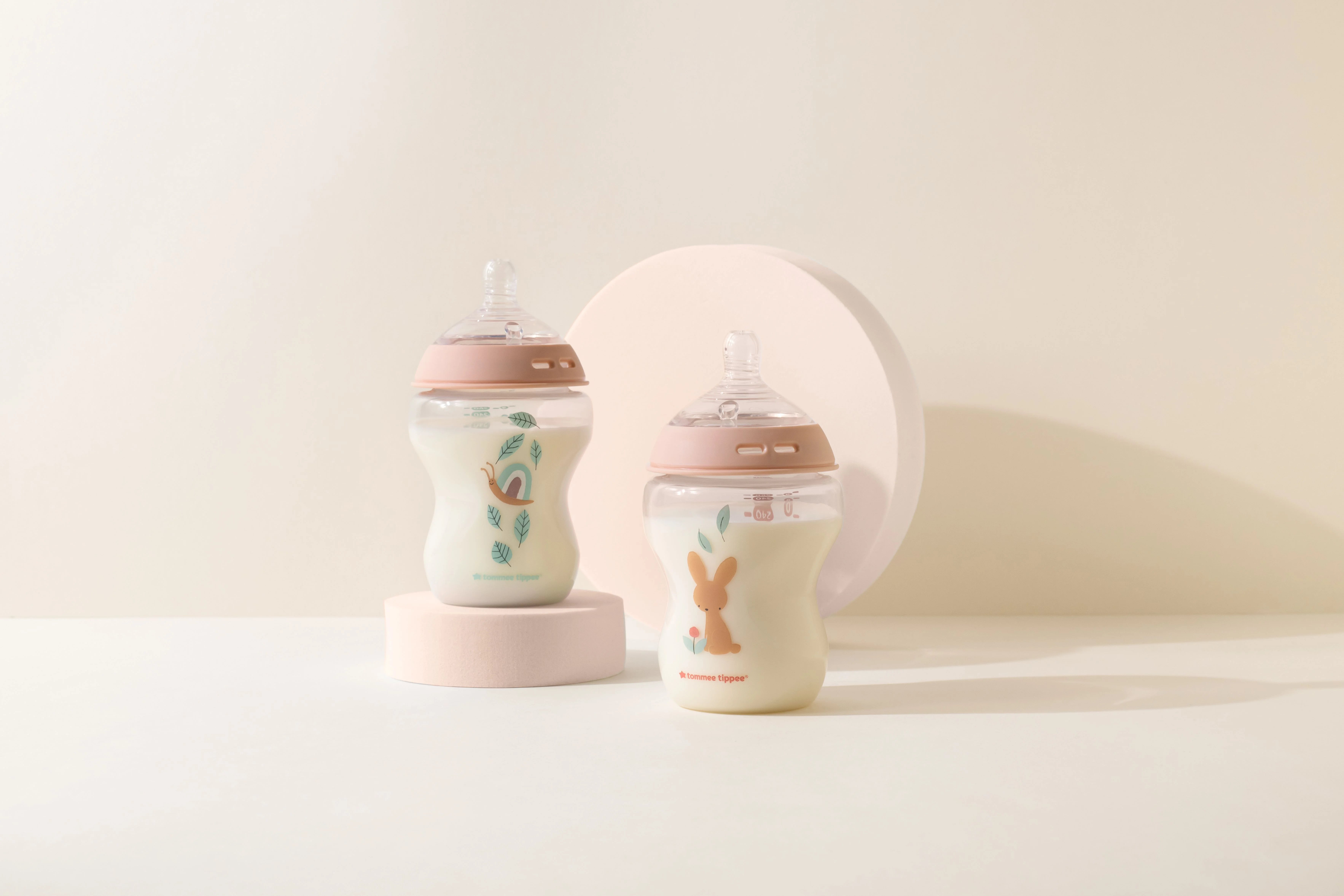 Tommee Tippee Samosterilizačná Dojčenská Fľaša s ANTI-COLIC cumlíkom 1×2 ks, dojčenská fľaša