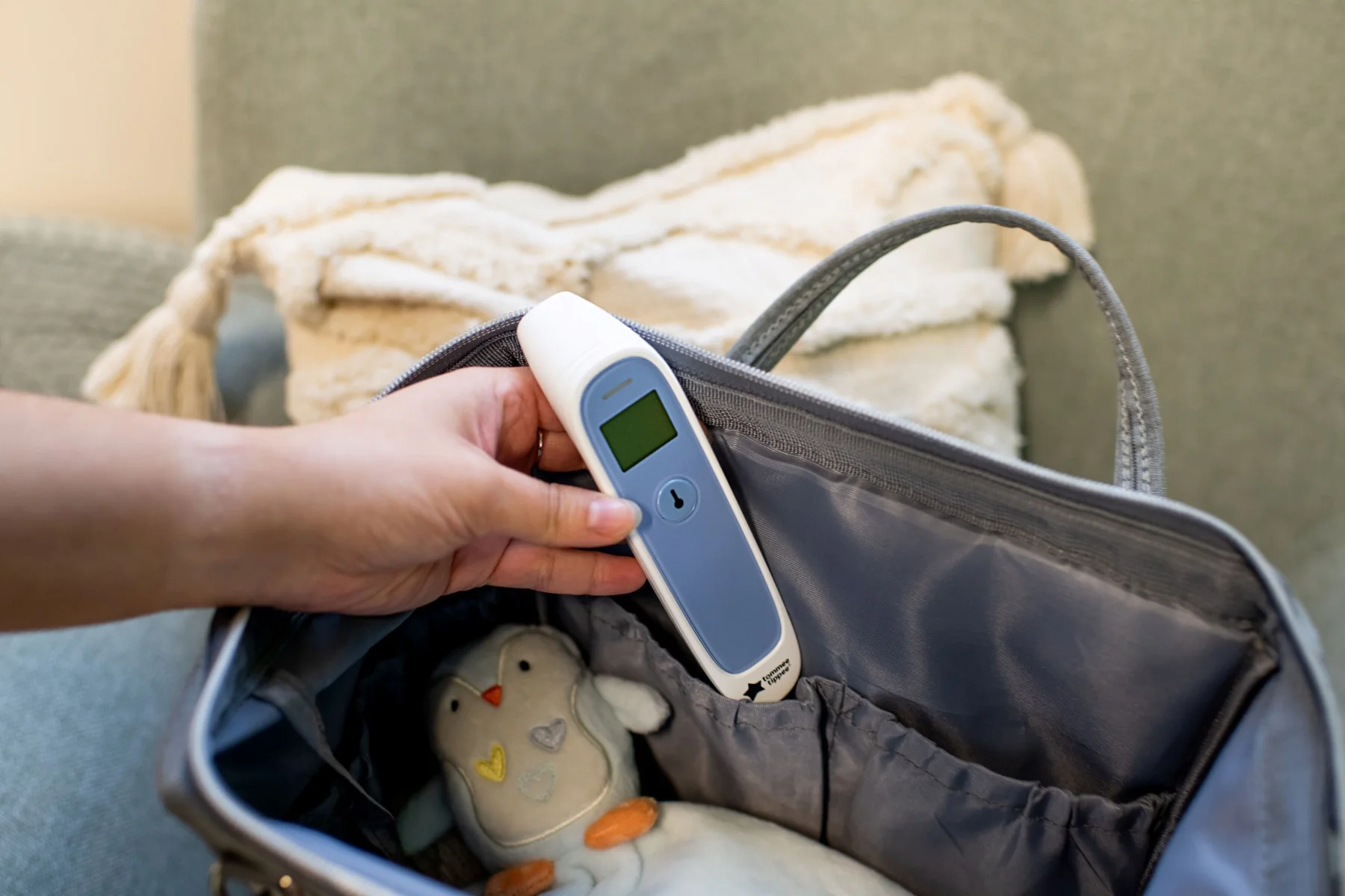 Tommee Tippee CTN Digitálny ušný teplomer 1×1 ks, digitálny ušný teplomer