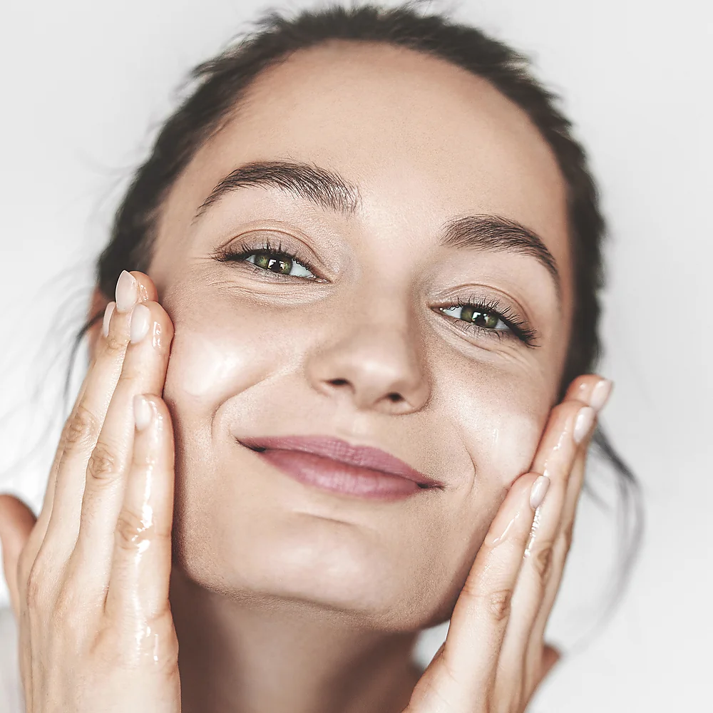 Natuint cosmetics - Čistiaci gél na tvár - mydlové orechy Gentle Oil-Gel Cleanser