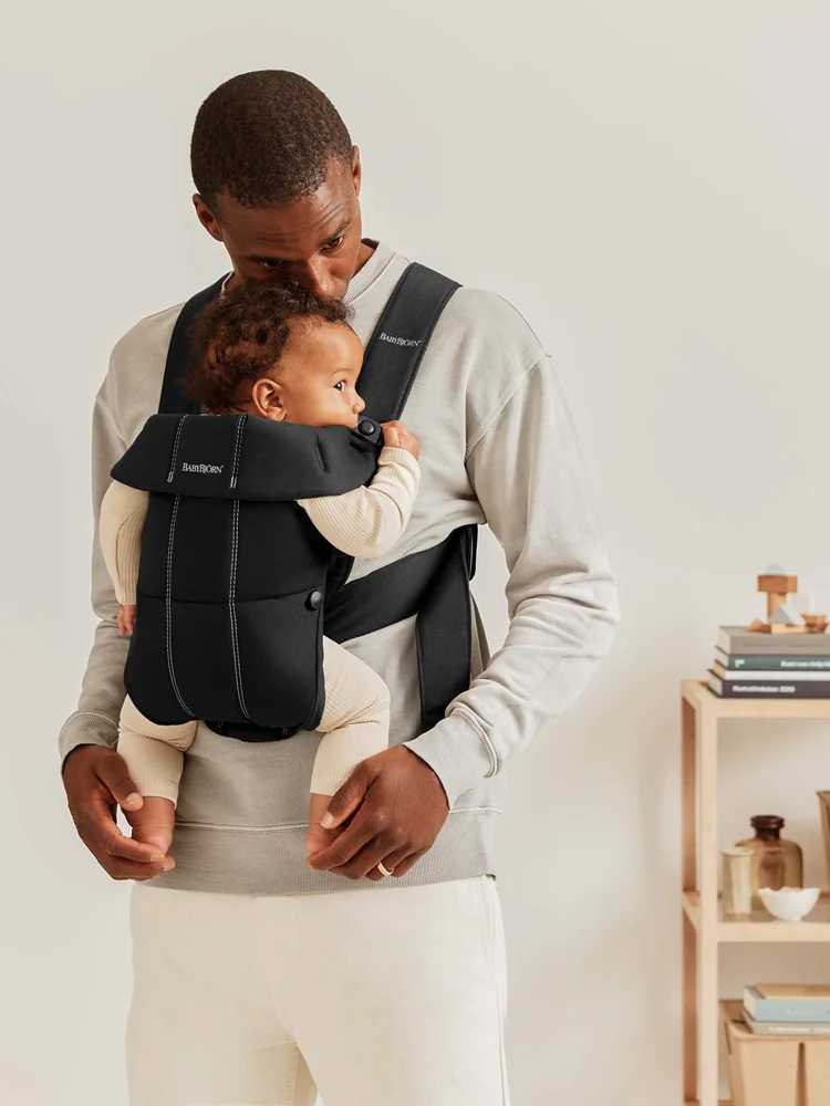 BABYBJÖRN Nosič Mini, Black Cotton 1×1 ks