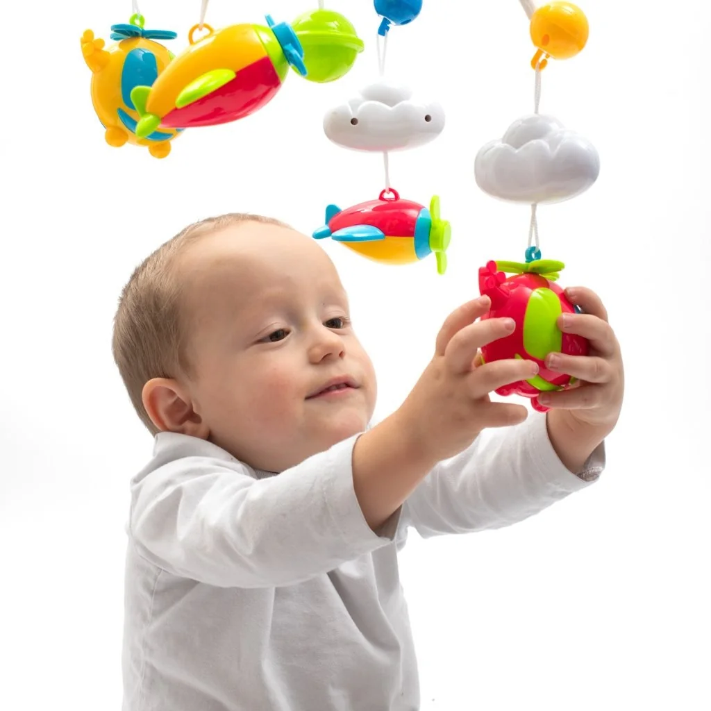 Kolotoč nad postieľku s projektorom a ovládačom Baby Mix modrý ,