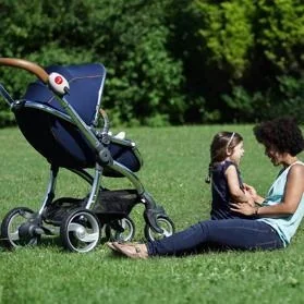 ROCKIT Hojdačka kočíka automatická prenosná 1×1 ks, hojdačka kočíka